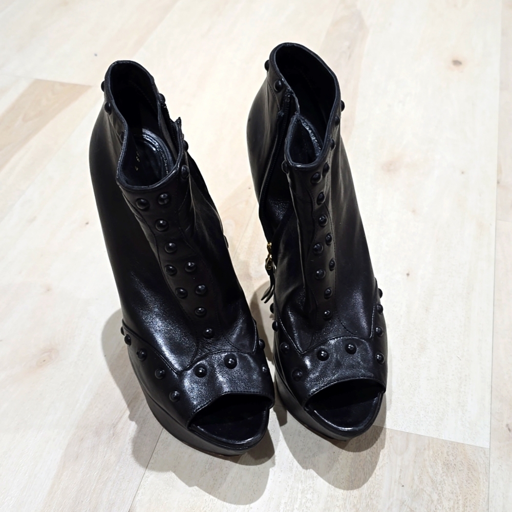 Sergio Rossi Studded booties sz  39